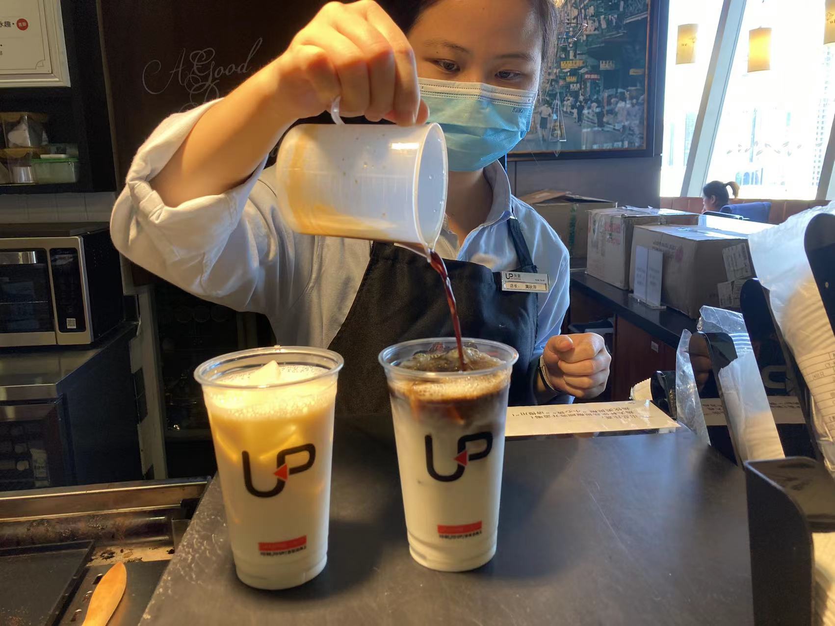 《咖啡伴书香 沉醉在时光缝隙里的温暖》